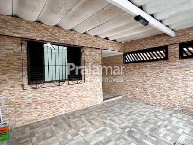 Casa 03 dormitórios/ 1 Suíte/ 90 m² / 02 vagas/ Parque São Vicente | São Vicente | SP.