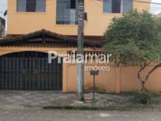 Casa Sobrado | Esplanada dos Barreiros - São Vicente | 03 Dorm | 02 Suítes | 02 Vagas de garagem.