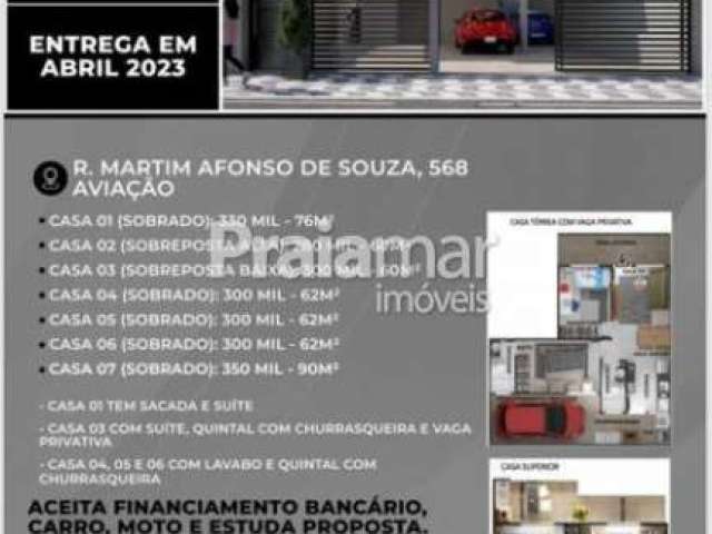 Lindo Sobrado Lado Praia na Praia Grande | Aviação | 02 dorms. com Sacada e Suite | Ac. Carro/Moto.