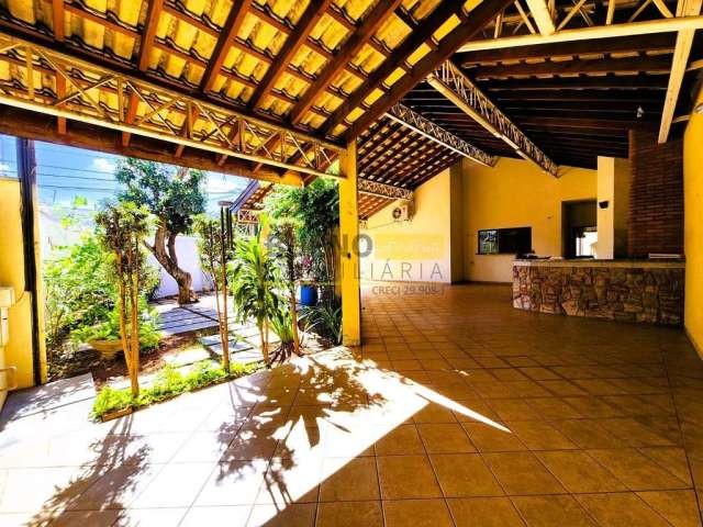 Casa com 3 quartos (1 suíte) à venda, 260 m² por R$ 815.000 - Residencial Furlan - Santa Bárbara D'