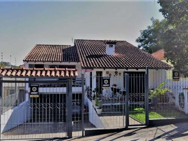 Casa com 3 quartos à venda na Rua João Mora, 235, Camaquã, Porto Alegre, 230 m2 por R$ 980.000