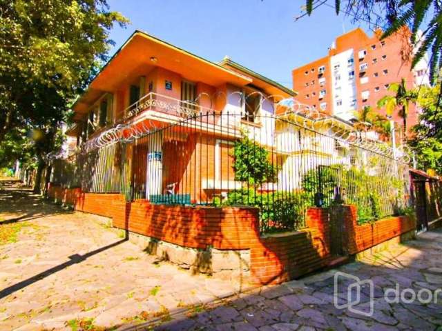 Casa com 4 quartos à venda na Rua Dário Pederneiras, 220, Petrópolis, Porto Alegre, 340 m2 por R$ 850.000