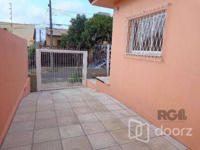 Casa com 2 quartos à venda na Rua Gaspar de Lemos, 140, Vila Ipiranga, Porto Alegre, 80 m2 por R$ 430.000