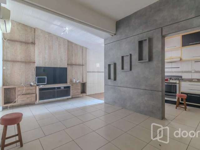 Casa com 3 quartos à venda na Conselheiro Travassos, 533, Floresta, Porto Alegre, 160 m2 por R$ 800.000