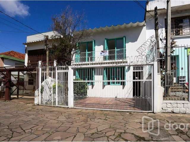 Casa com 5 quartos à venda na Rua Bernardo Pires, 81, Santana, Porto Alegre, 253 m2 por R$ 615.000