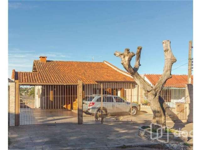 Casa em condomínio fechado com 3 quartos à venda na Avenida Maurício Seligman, 25, Rubem Berta, Porto Alegre, 200 m2 por R$ 730.000