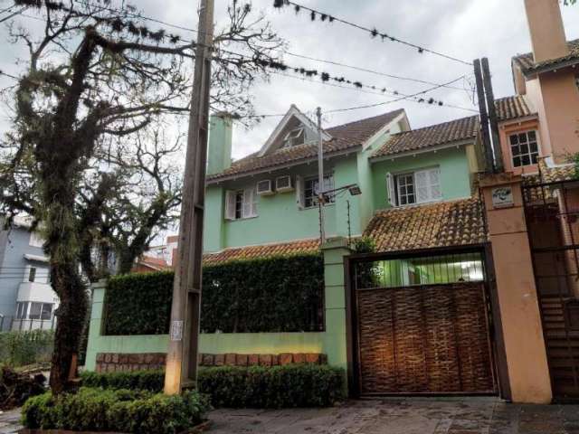 Casa com 3 quartos à venda na Rua Landel de Moura, 1199, Tristeza, Porto Alegre, 220 m2 por R$ 900.000