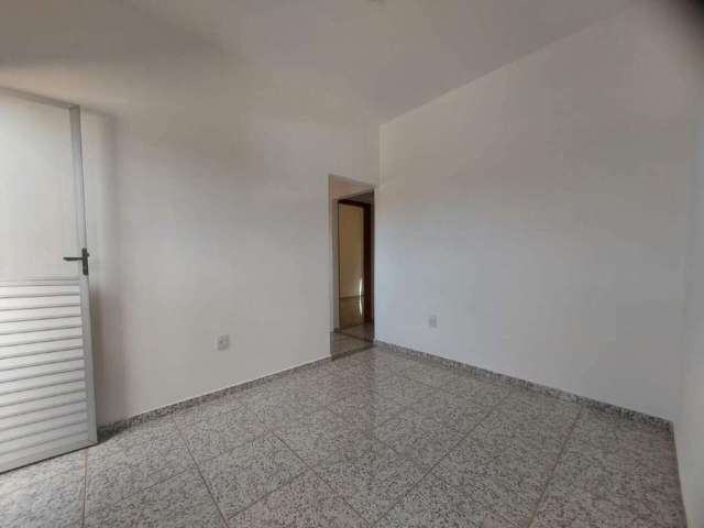 Varanda+apartamento amplo+rua tranquila