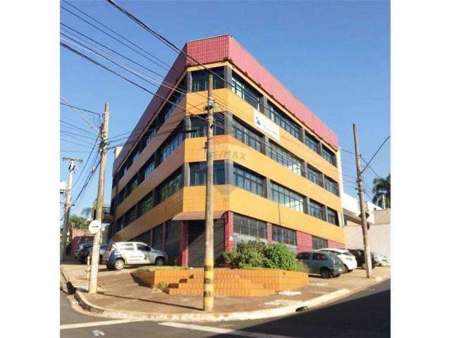 Prédio Comercial para alugar 1600 m²