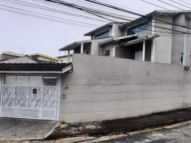 Sobrado com 4 dormitórios à venda por R$ 850.000 - Jardim Santa Mena - Guarulhos/SP