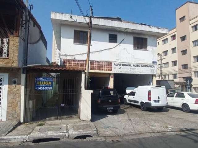 Ótima casa asobradada com 03 dormitórios, sala, cozinha, banheiro, área de serviço, quintal, 01 vaga