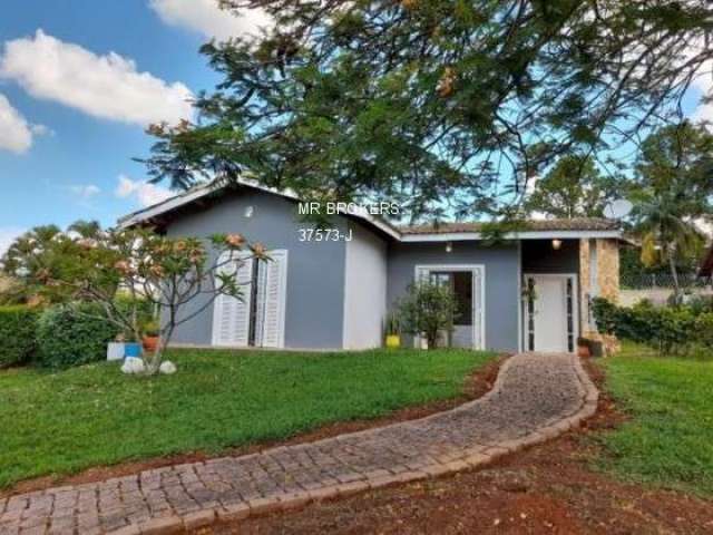 Oportunidade! casa de 205m² em condomínio com cachoeira, em itupeva