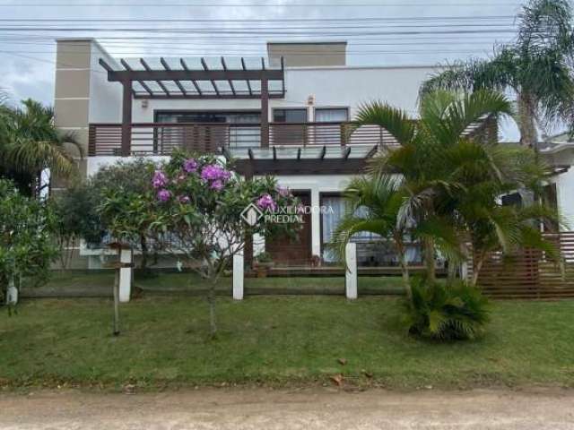 Casa com 3 quartos à venda na MARCOS INACIO DE ABREU, 4357, Ferraz, Garopaba, 350 m2 por R$ 1.800.000