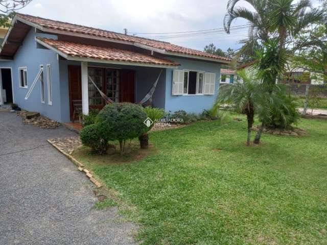 Casa com 2 quartos à venda na Rua Deputado Epitácio Bittencourt, 6889, Ambrósio, Garopaba, 444 m2 por R$ 954.000