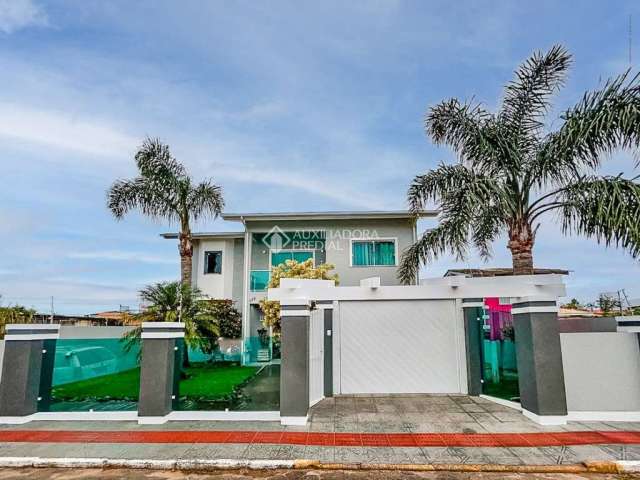 Casa com 3 quartos à venda na MANOEL ROMAO PACHECO, 150, Areais da Palhocinha, Garopaba, 200 m2 por R$ 1.650.000