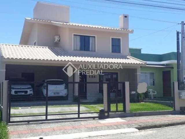 Casa com 3 quartos à venda na Pinguirito, 90, Ambrósio, Garopaba, 170 m2 por R$ 1.390.000