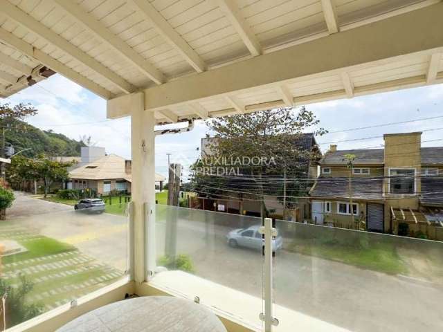 Casa com 3 quartos à venda na Servidão Do Canto Do Beija Flor, 100, Morrinhos, Garopaba, 147 m2 por R$ 1.500.000