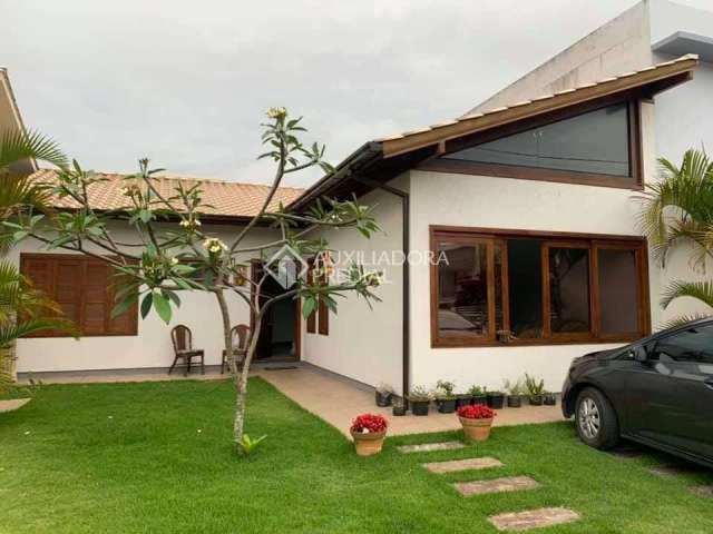 Casa com 2 quartos à venda na ANA TEREZA RIBEIRO, 34, Ambrósio, Garopaba, 100 m2 por R$ 979.000