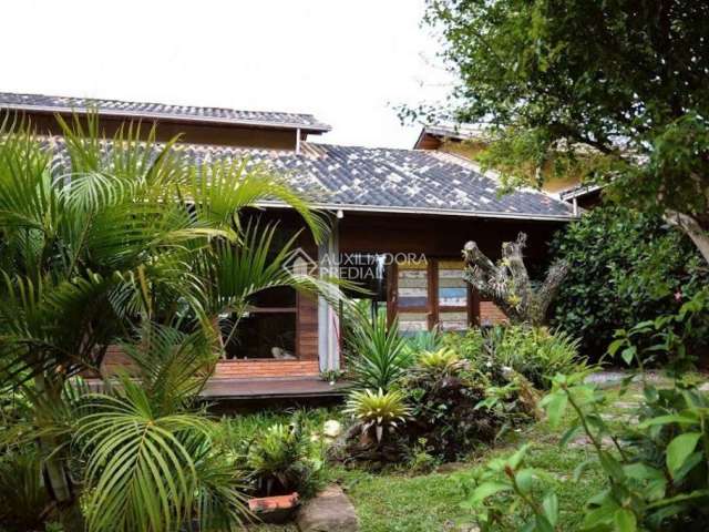 Casa com 8 quartos à venda na Beira Mar, 100, Praia da Gamboa, Garopaba, 470 m2 por R$ 4.000.000