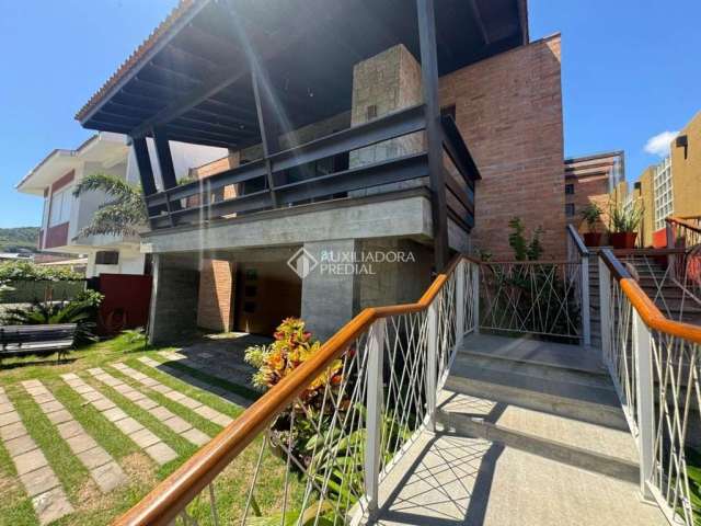 Casa com 3 quartos à venda na Olívio Duarte De Sena, 81, Centro, Garopaba, 301 m2 por R$ 3.500.000