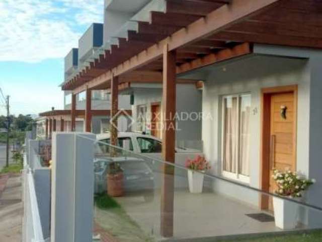 Casa com 3 quartos à venda na ESLY SANDRINI NAUCK - QUINTA DOS ACORES, 473, Centro, Garopaba, 107 m2 por R$ 723.000