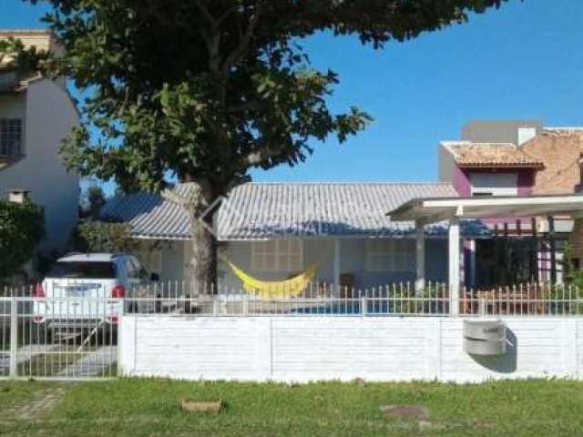 Casa com 3 quartos à venda na VITOR CARLOS NAUCK, 219, Centro, Garopaba, 130 m2 por R$ 1.540.000