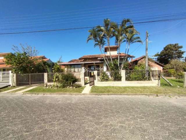 Casa com 3 quartos à venda na BERNARDINO MANOEL RODRIGUES, 1380, Centro, Garopaba, 400 m2 por R$ 1.800.000