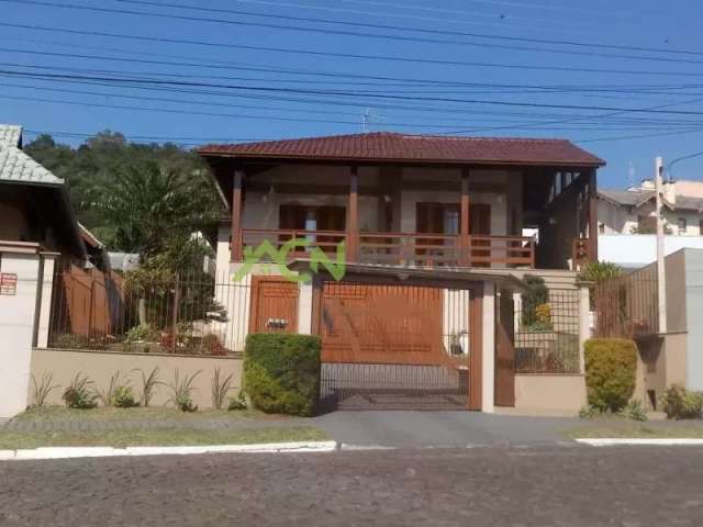 Casa com 3 dormitórios (1 suíte), com piscina, bairro União