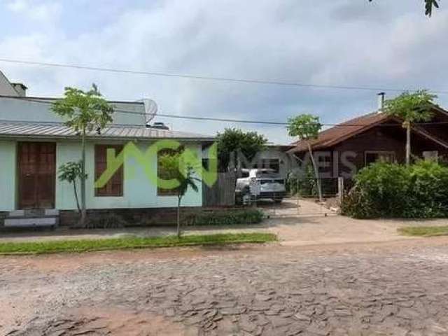 Casa semimobiliada, com 3 dormitórios, com anexo comercial, de esquina, no bairro União, em Estância Velha