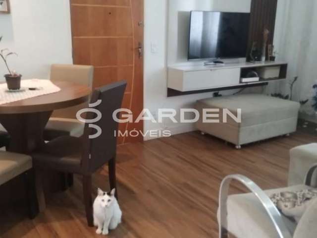 Apartamento em Jardim Topázio