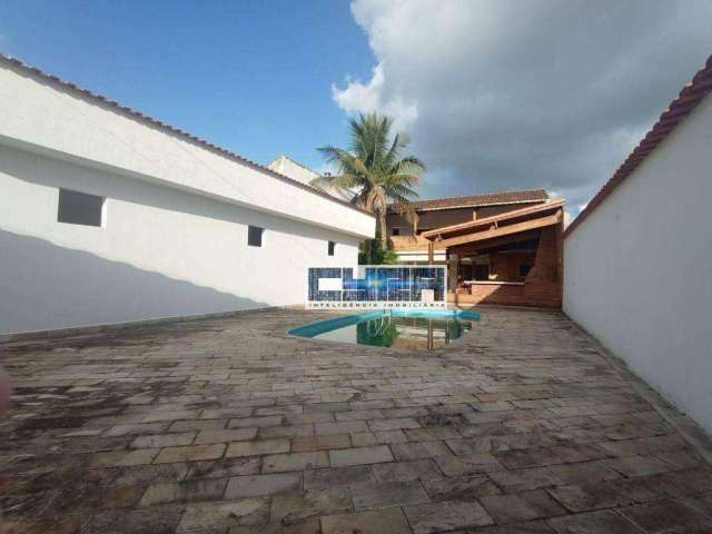 Casa ISOLADA com 4 DORMITÓRIOS &amp; PISCINA &amp; ÁREA GOURMET &amp; 4 VAGAS em Itanhaém