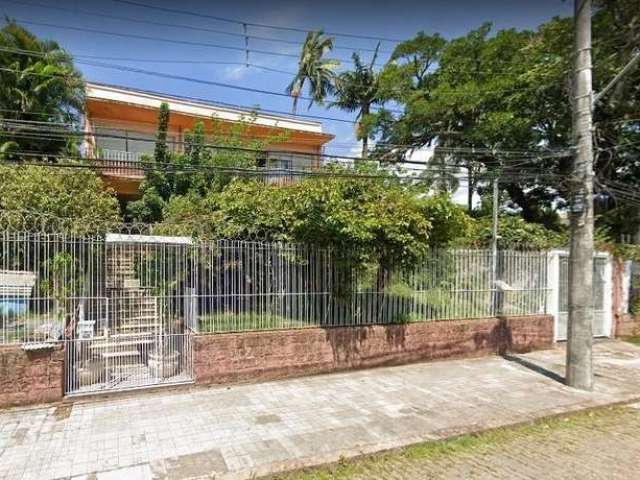 Casa com 3 quartos à venda na Rua Eurico Lara, --, Medianeira, Porto Alegre, 300 m2 por R$ 749.000