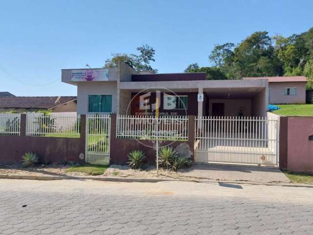 Casa com 2 quartos à venda na Joaquim Ludgero Viera., 457, Praia Alegre, Penha por R$ 670.000