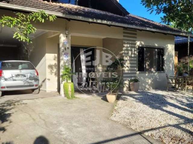 Casa com 5 quartos à venda na Avenida Ipê, 326, Itacolomi, Balneário Piçarras por R$ 950.000