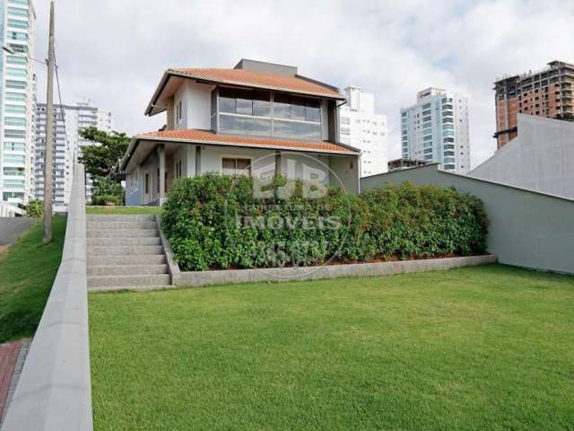 Casa à venda na Rua Sardinha. (frente Mar), 22, Itacolomi, Balneário Piçarras por R$ 4.450.000