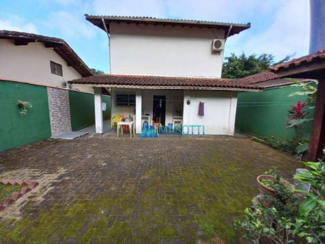 Casa com 3 dormitórios à venda, 148 m² por R$ 900.000,00 - Canto do Forte - Praia Grande/SP