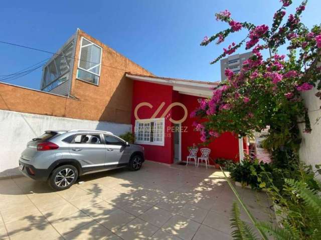 Casa Geminada com 2 quartos, Canto do Forte - Praia Grande