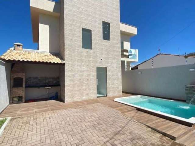 Casa sobreposta superior com piscina e churrasqueira privativa 250mts do mar!