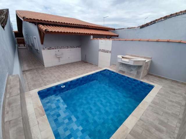 Casa nova com piscina para venda em mongaguá!!