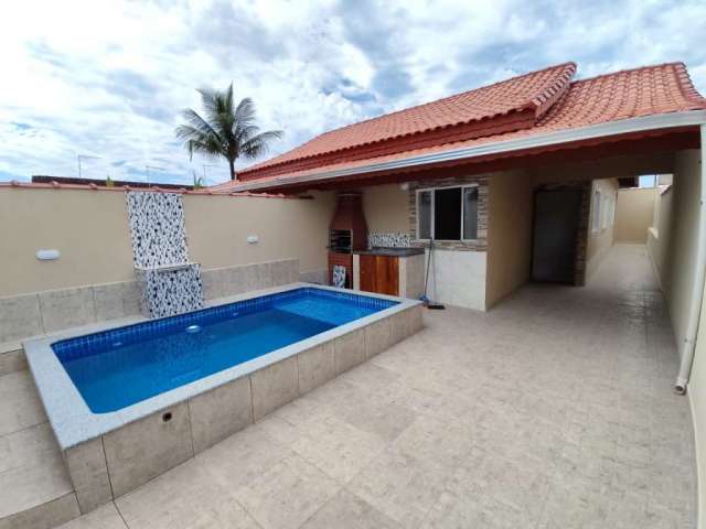 Casa com piscina e churrasqueira para venda em mongaguá!!