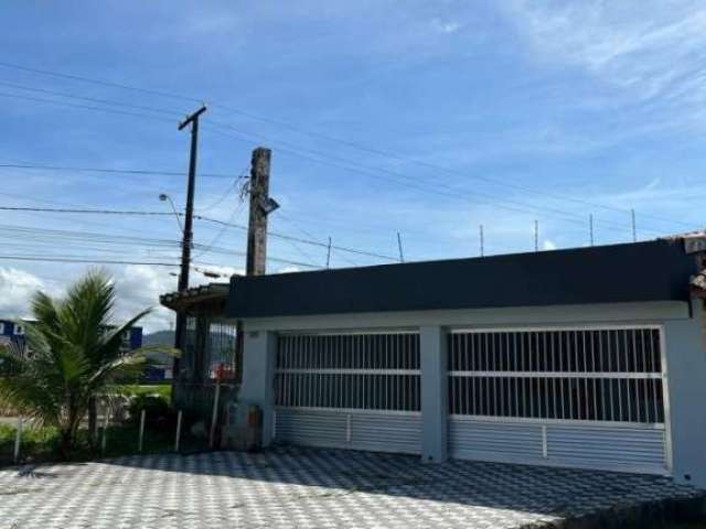 Casa à venda no bairro Itaguaí em Mongaguá/SP