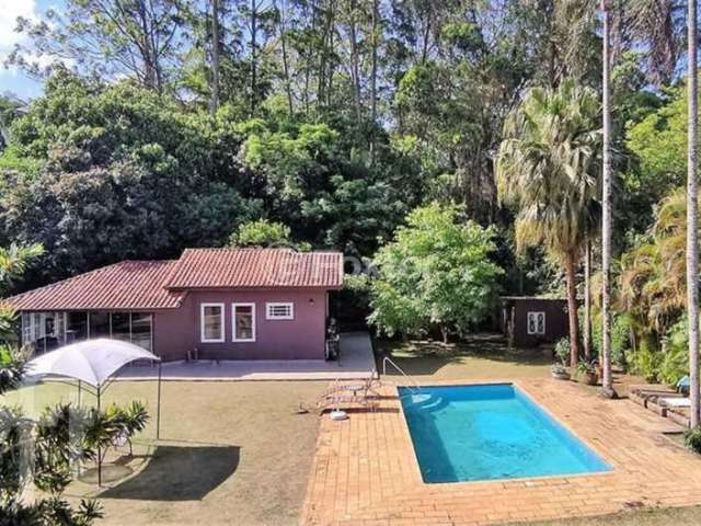 Casa com 3 quartos à venda na Rua Tangerina, 149, Algarve, Cotia, 1500 m2 por R$ 2.500.000