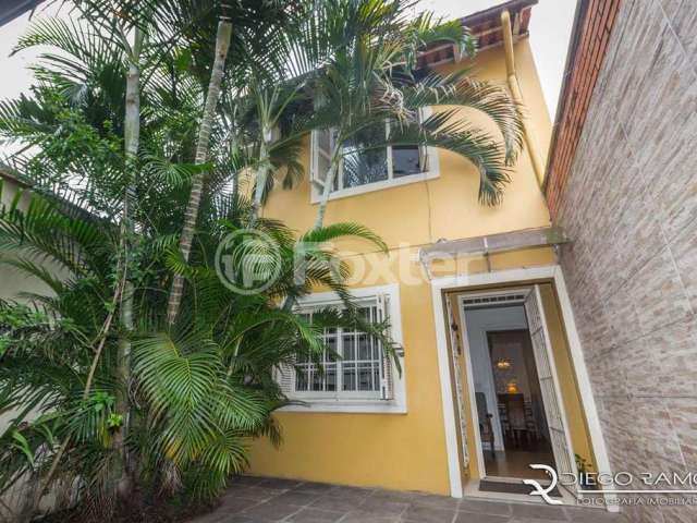 Casa com 2 quartos à venda na Rua Guilherme Alves, 1369, Partenon, Porto Alegre, 150 m2 por R$ 640.000