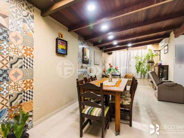 Casa com 3 quartos à venda na Rua Caetano La Porta, 285, Rubem Berta, Porto Alegre, 278 m2 por R$ 490.000