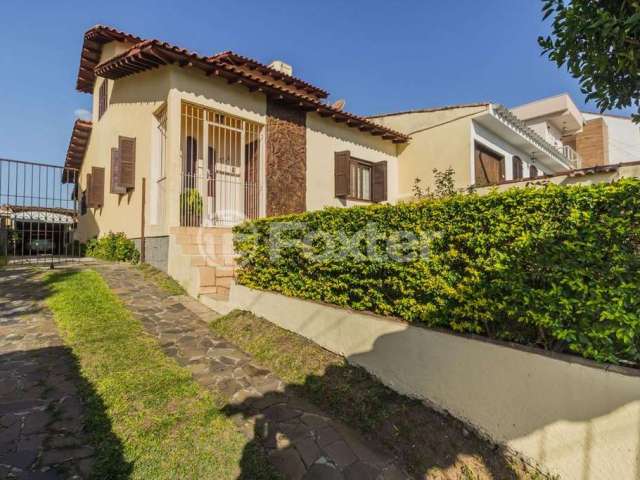 Casa com 3 quartos à venda na Rua Vidal de Negreiros, 724, Vila São José, Porto Alegre, 224 m2 por R$ 489.000