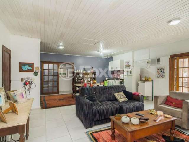 Casa comercial com 2 salas à venda na Avenida Coronel Marcos, 1740, Pedra Redonda, Porto Alegre, 254 m2 por R$ 850.000