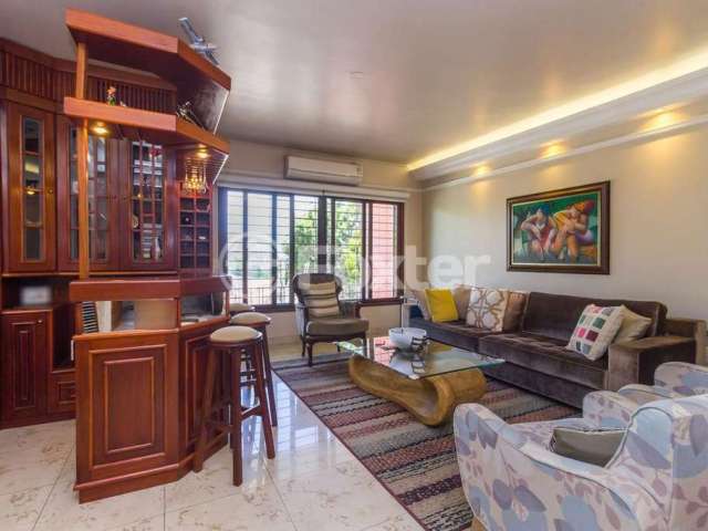 Casa com 3 quartos à venda na Rua Professor Abílio Azambuja, 92, Jardim do Salso, Porto Alegre, 200 m2 por R$ 800.000