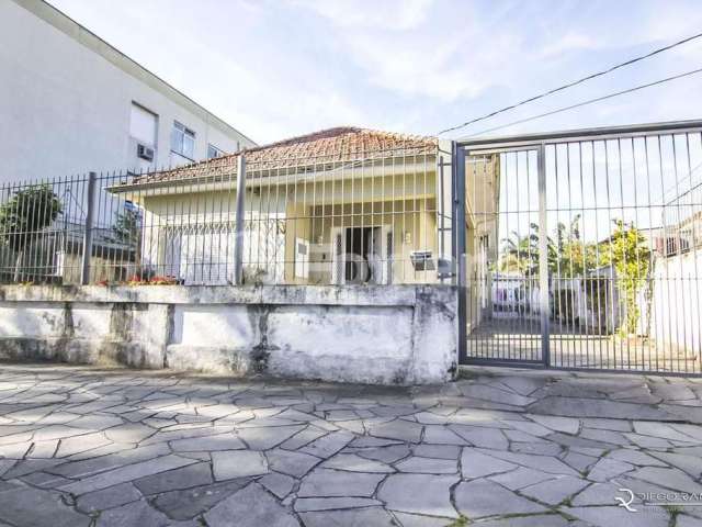 Casa com 3 quartos à venda na Rua Dona Cecília, 72, Medianeira, Porto Alegre, 216 m2 por R$ 1.300.000