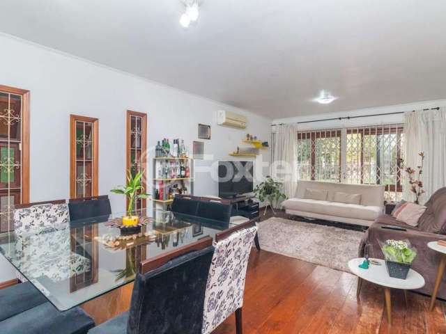 Casa com 4 quartos à venda na Rua Doutor Derly Monteiro, 465/455, Jardim Itu Sabará, Porto Alegre, 269 m2 por R$ 1.162.800