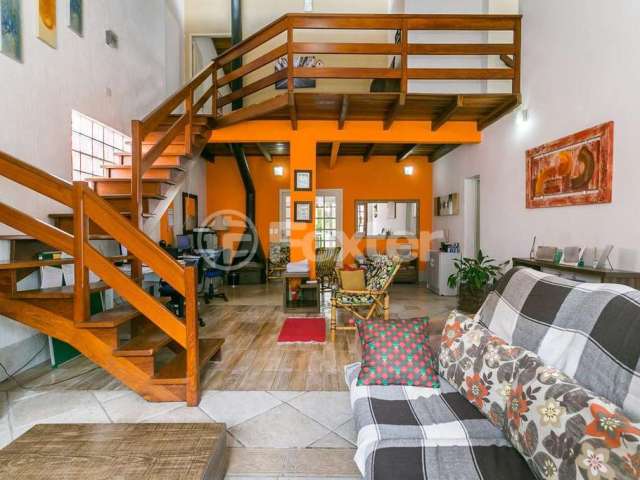 Casa com 3 quartos à venda na Rua Camaquã, 433, Camaquã, Porto Alegre, 154 m2 por R$ 620.000